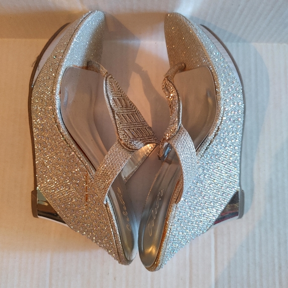 Celeste Rhinestone Jeweled Wedge Thong Sandals Size 8 - Picture 8 of 10